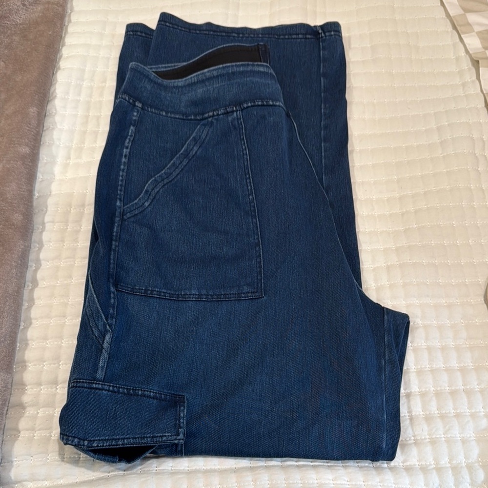 Straight Leg Blue Jeans with elastic waist